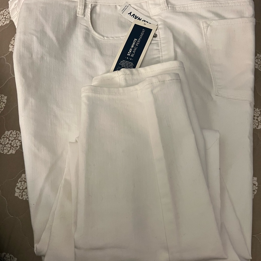 White jean tall